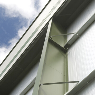 détail de conception de facade extérieure d'un entrepôt frigorifique concu et réalisé par Astron Buildings