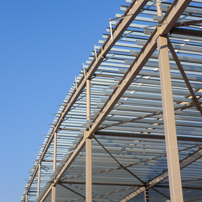 Stahlkonstruktion von Rechenzentrumsgebäude mit Zwischenebenen